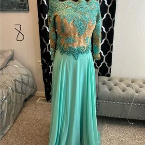 Elegant Lace Evening Gown in Teal and Gold
